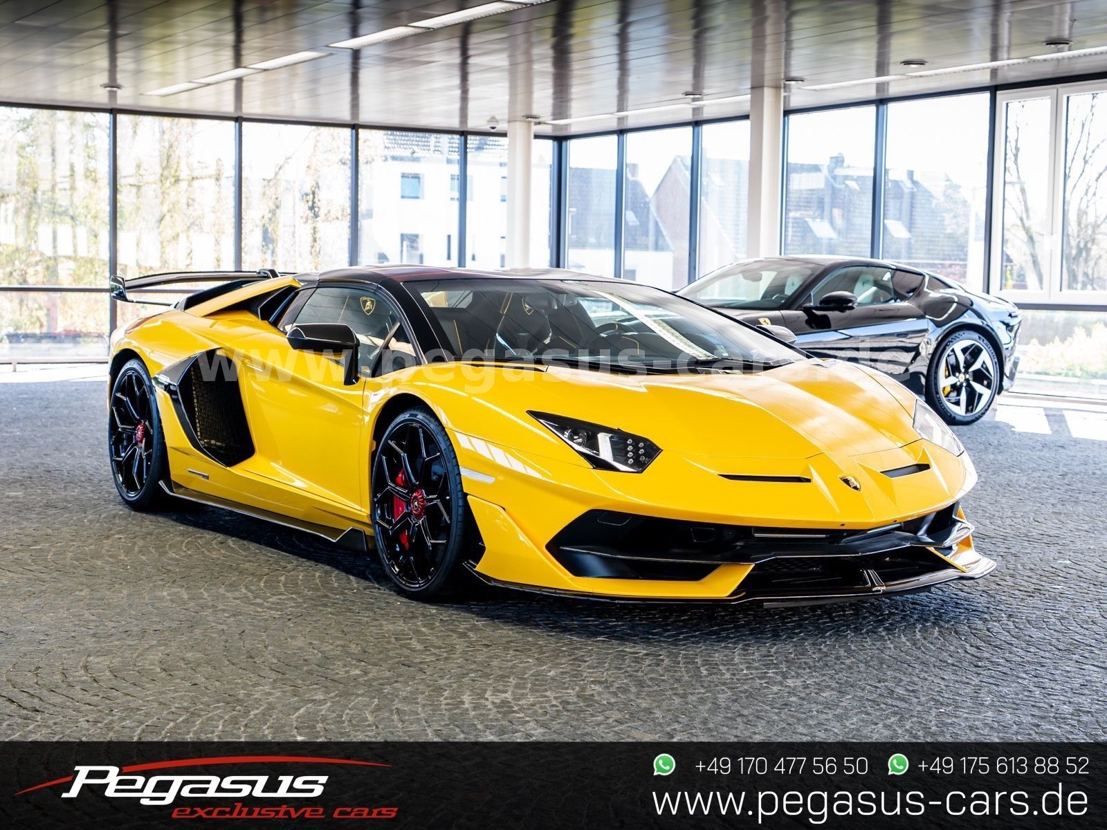 LAMBORGHINI Aventador - 3