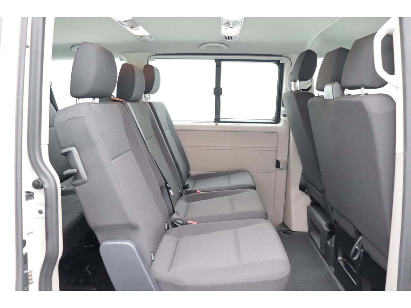 Fahrzeugabbildung Volkswagen T6 Caravelle 2.0 Lang 9-Sitze 2xSchiebetür