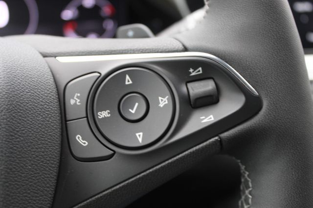 Fahrzeugabbildung Opel Grandland 1.2 Turbo Enjoy 360,KlimaA,LED,SHZ,PDC