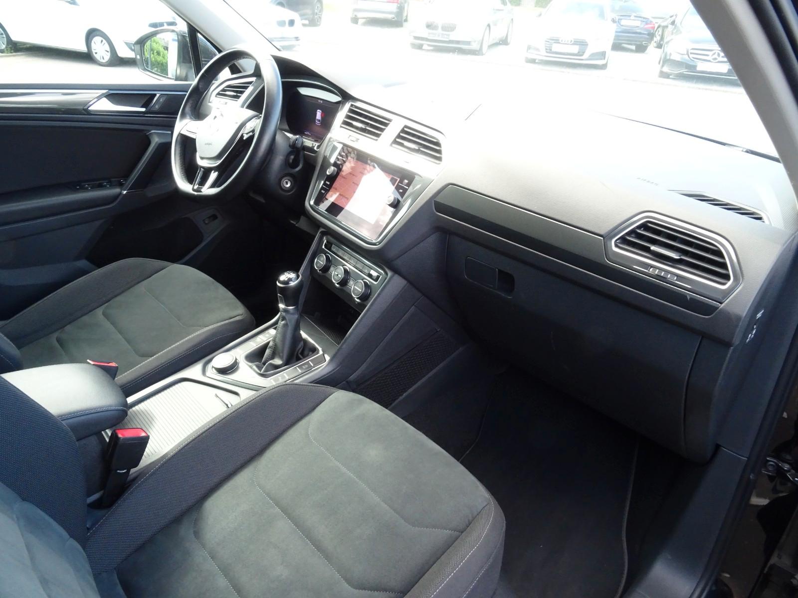 Volkswagen Tiguan Highline 4Motion LED NAVI PANO PDC ACC