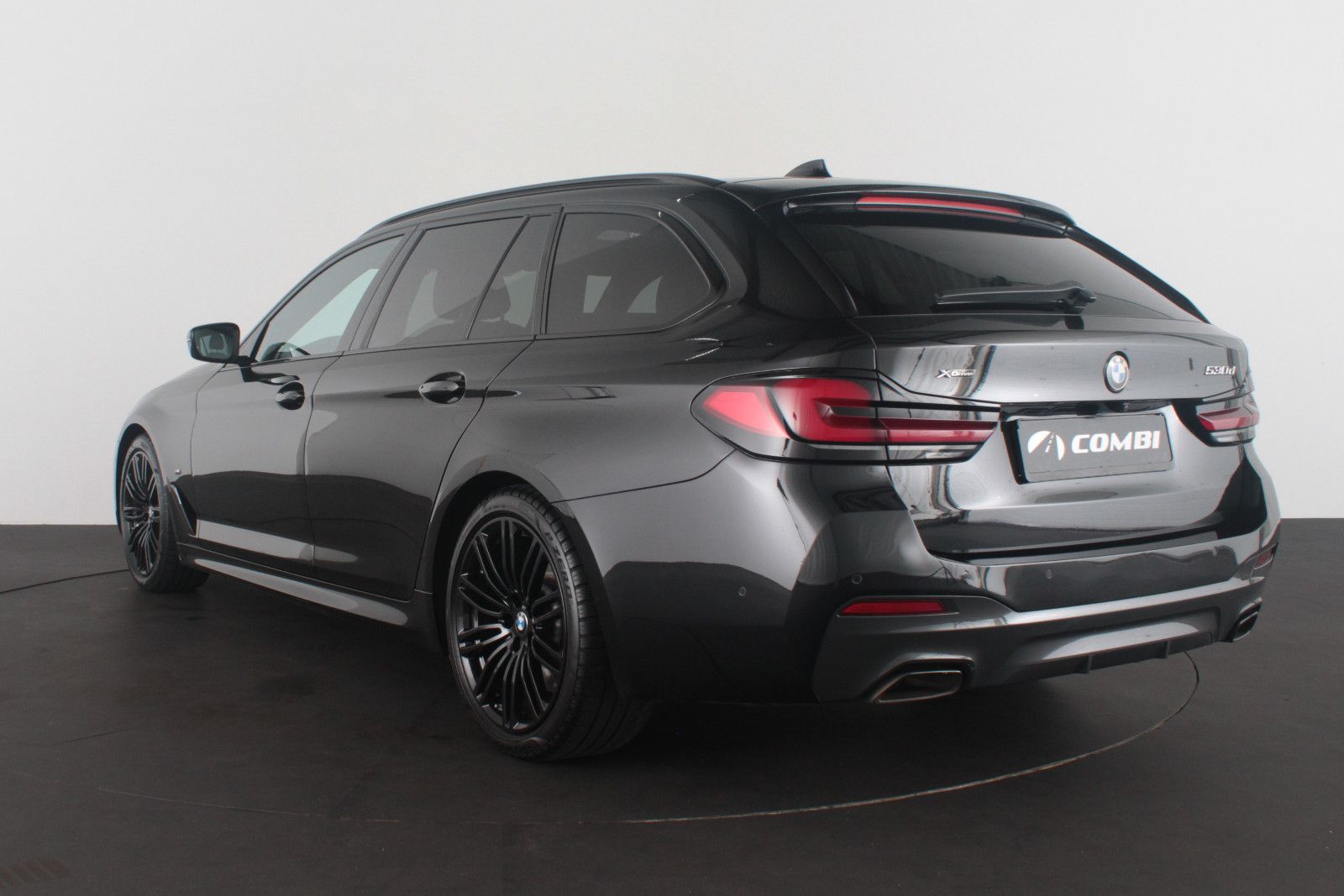BMW 530 d xDrive M Sport |Pano|ACC|HeadUp imagem 3