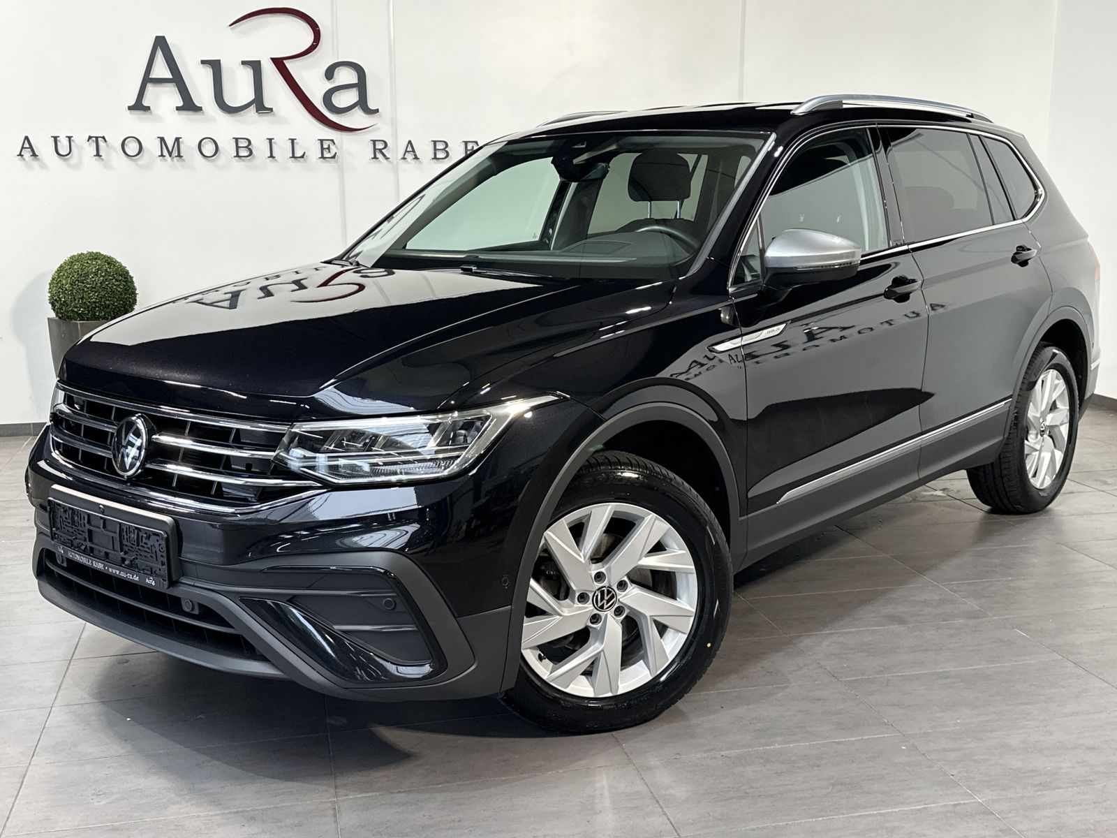 Fahrzeugabbildung Volkswagen Tiguan Allspace 2.0 TDI DSG Life NAV+LED+KAM+ACC