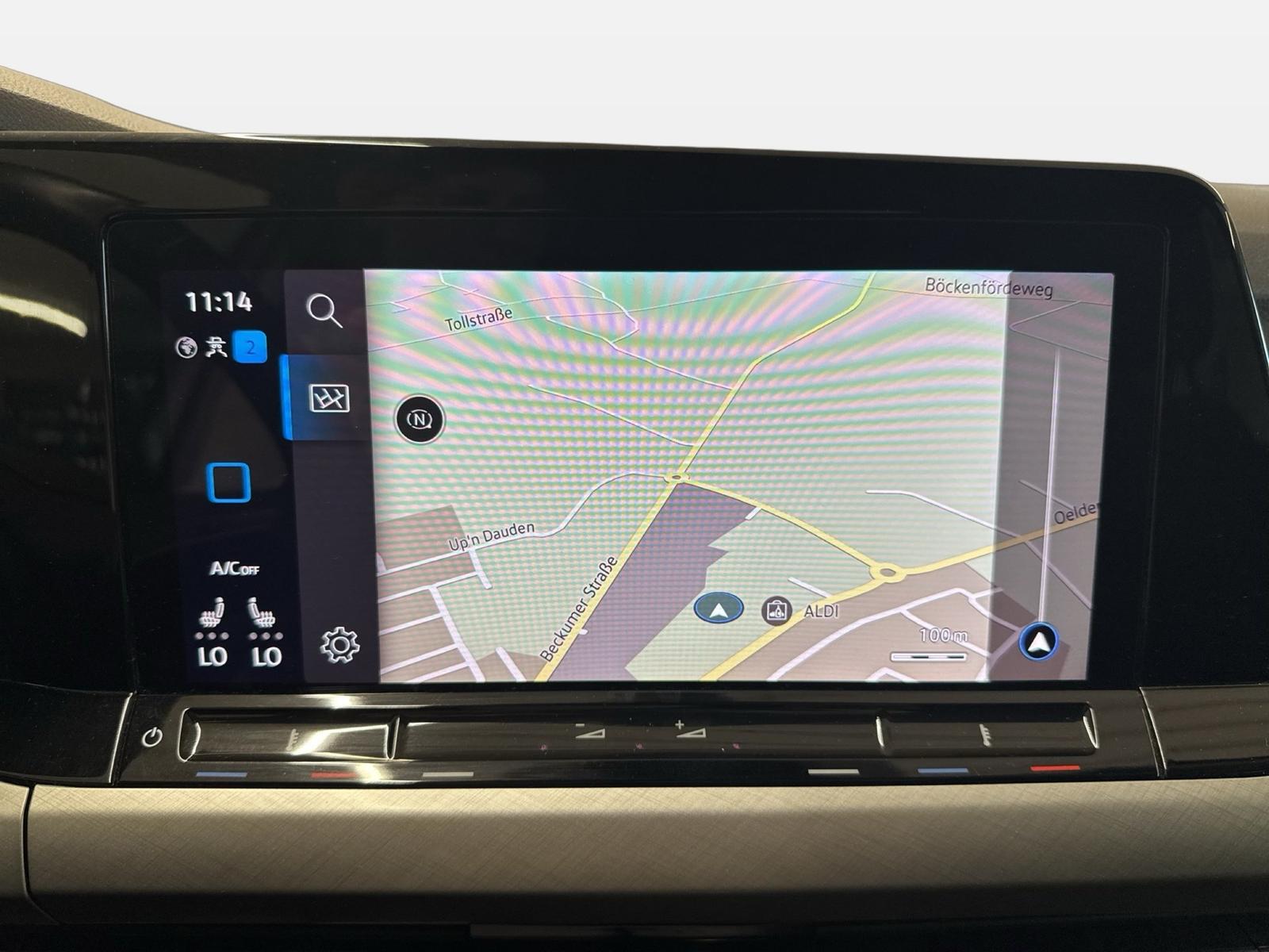 Volkswagen Golf VIII 1.5TSI Life CarPlay h/k AHK Standhzg