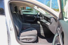 VW Passat Variant Elegance/ IQ DRIVE/ Apple CarPlay