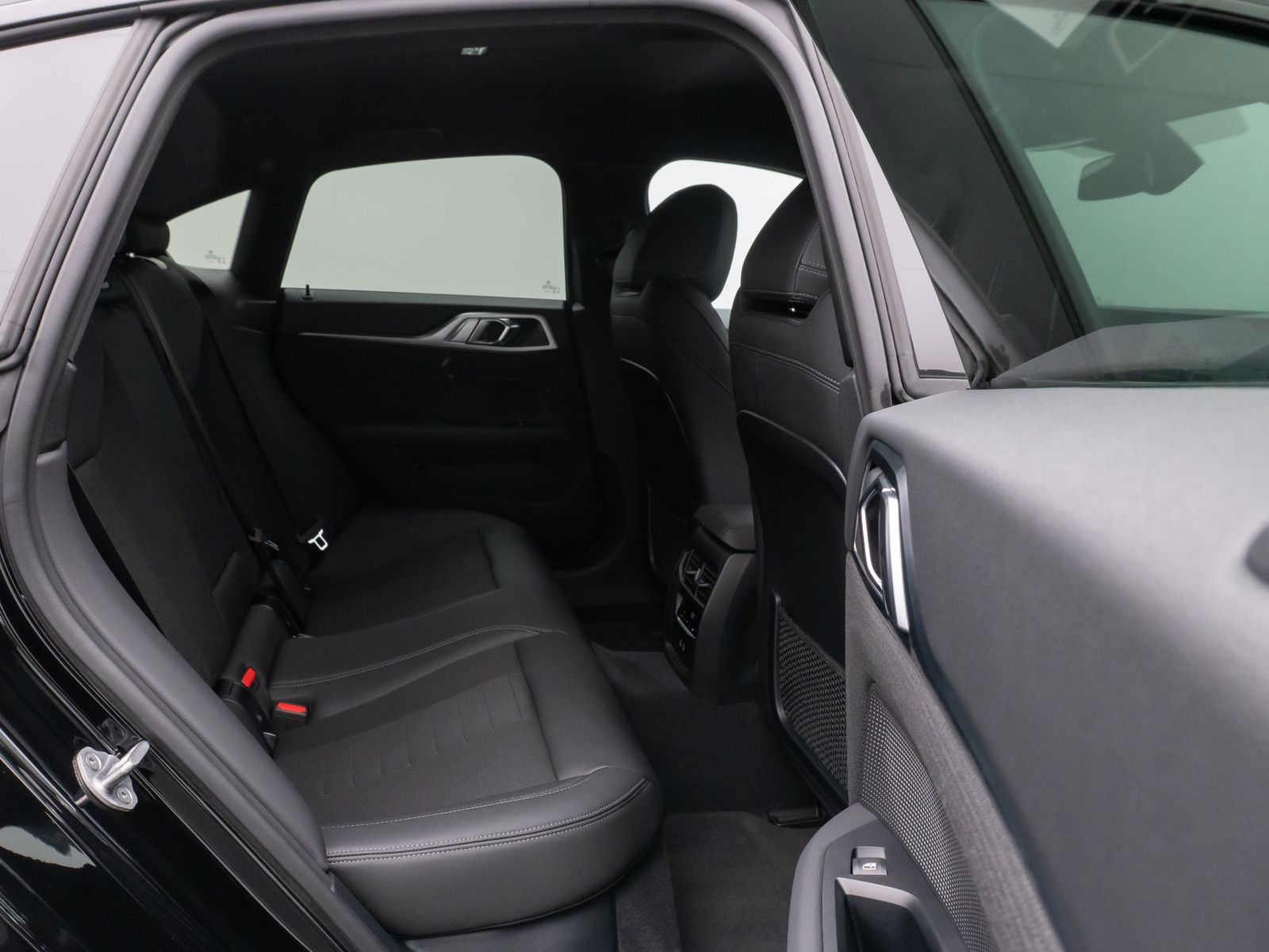 Fahrzeugabbildung BMW i4 eD40 Gran Coupè Kamera DAB CockPit+ Sport LED