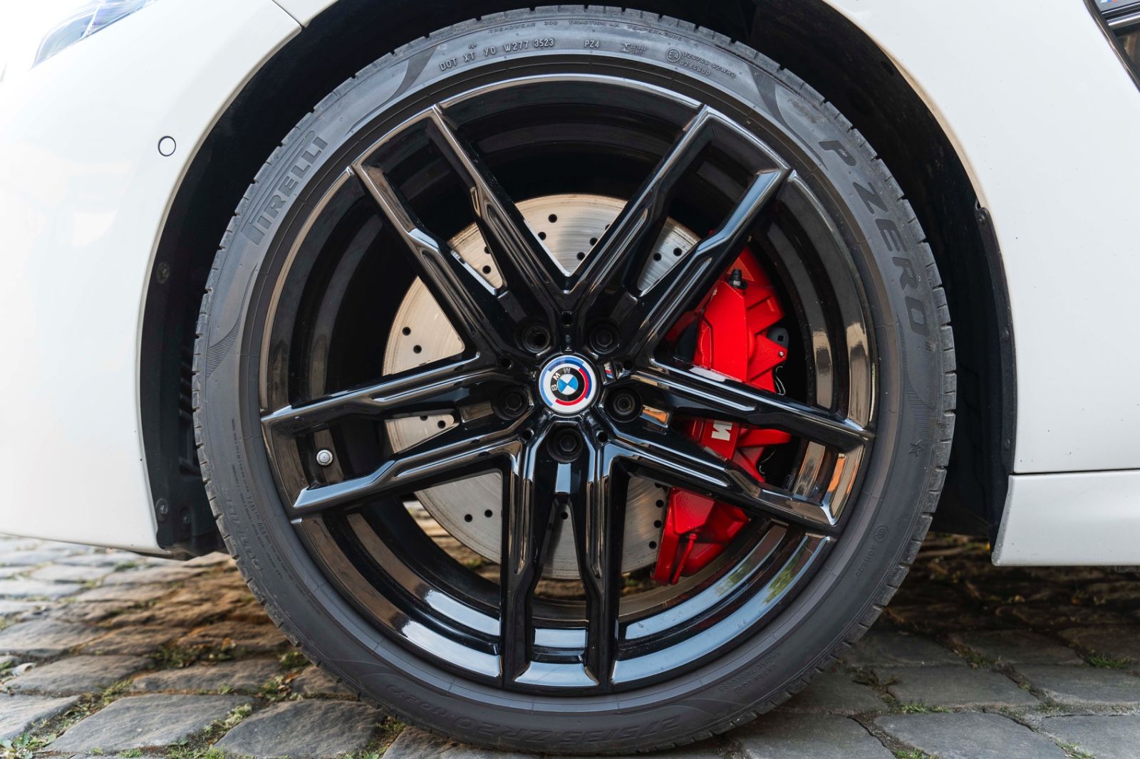 Fahrzeugabbildung BMW M8 Cabrio Competition LASER B&W ACC 3D SOFTCLOSE