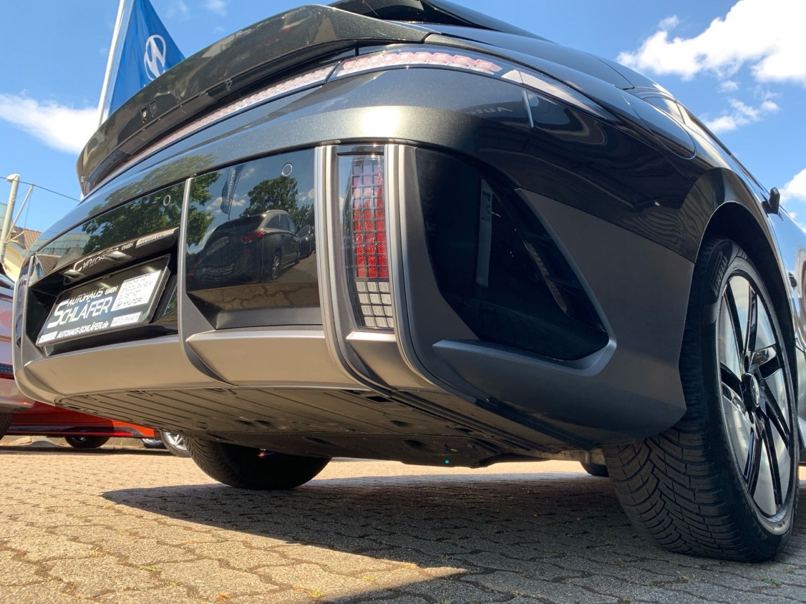 Fahrzeugabbildung Hyundai IONIQ 6 Techniq Elektro 4WD 77,4 kWh Park-Paket