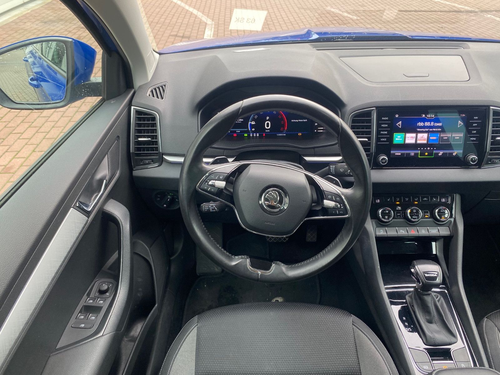 Fahrzeugabbildung SKODA Karoq Tour 2,0 TDI DSG *Navi*AHK*