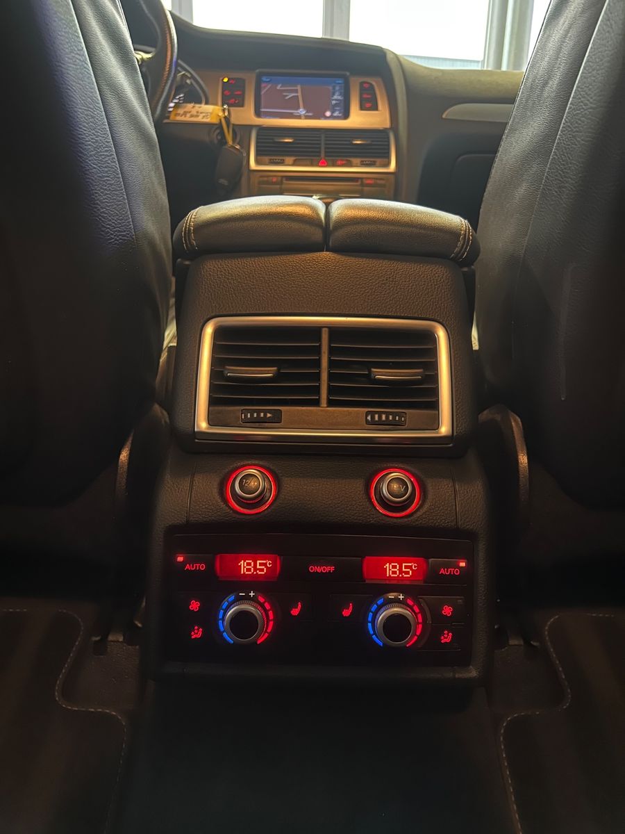 Fahrzeugabbildung Audi Q7 3.0 TDI quattro S line V12 Paket * 7.SITZER *