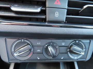 Fotografie 18 des Skoda Kamiq Ambition 1.0 TSi Klima, SmartLink, Pano