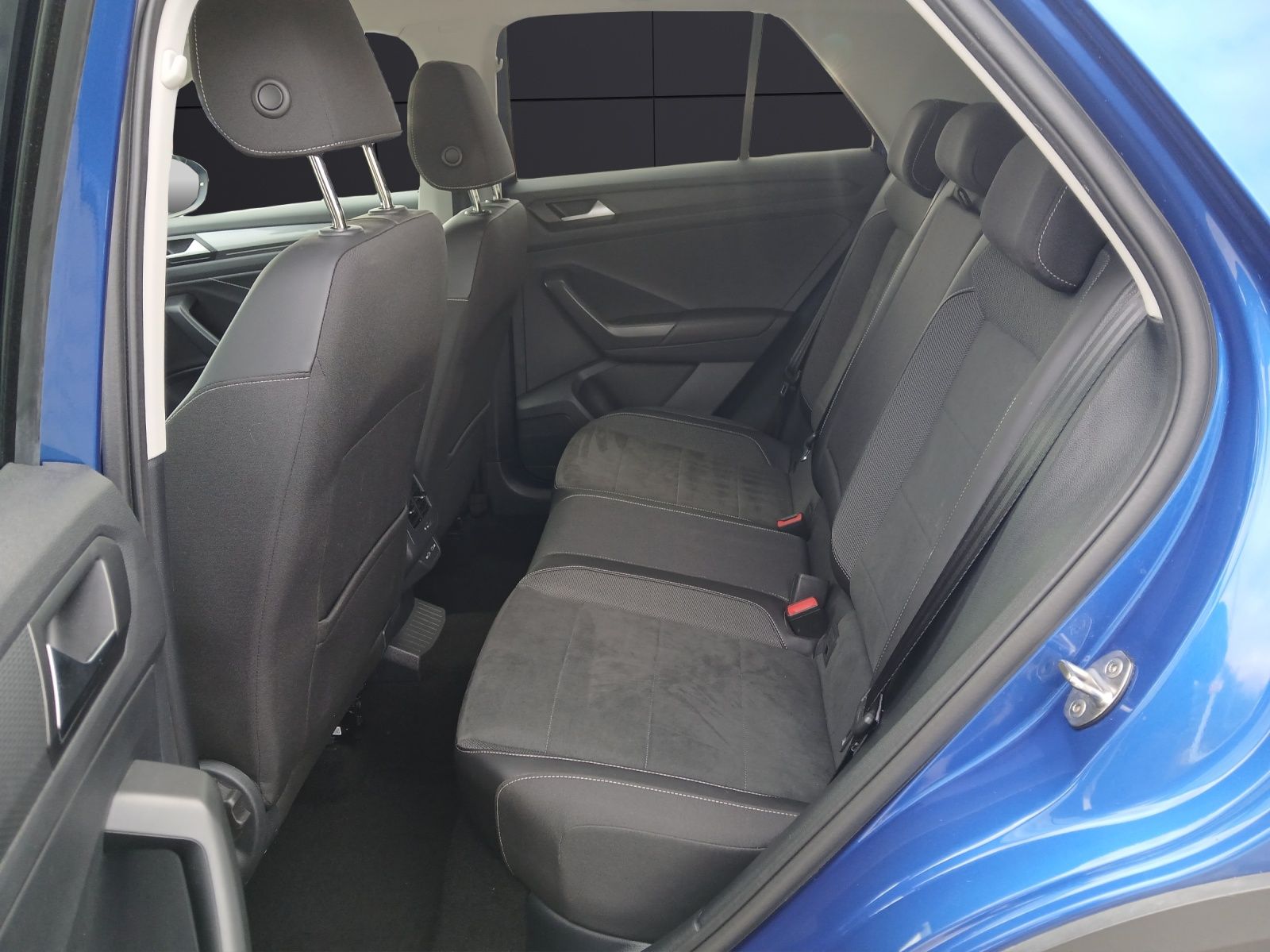 Fahrzeugabbildung Volkswagen T-Roc TSI Style Matrix AHK Kamera ACC Keyless Na