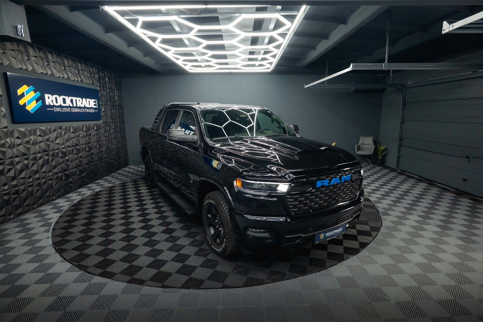 Fahrzeugabbildung Dodge RAM 3.0 MY 25 TWIN TURBO BLACK EDITION *LED*ACC*