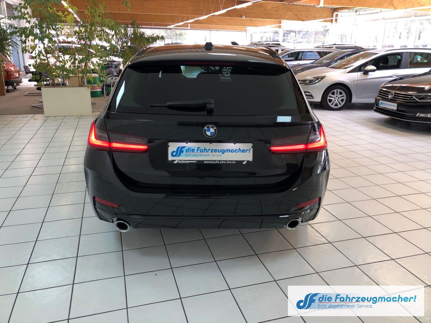 Fahrzeugabbildung BMW 320 d Touring Navi Widescreen LED El. Heckk. 3-Z