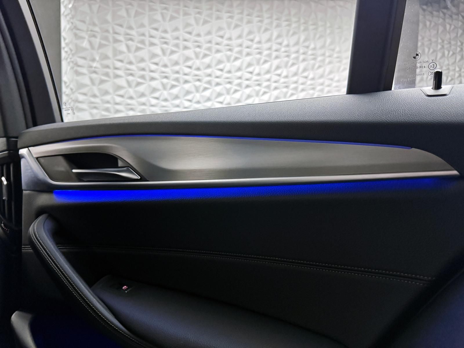 Fahrzeugabbildung BMW d*M-PAKET*XDRIVE*LASER*PANO*AHK*ACC*HUD*RCAM