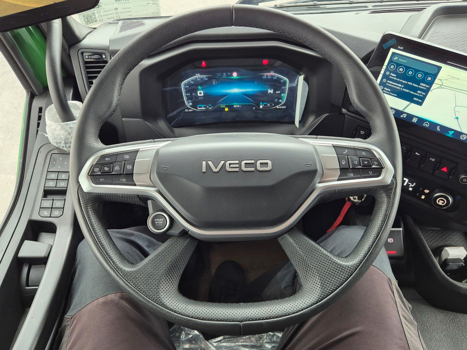 Fahrzeugabbildung Iveco AT300X54Z HR OFF Bordmatik AHK Intarder