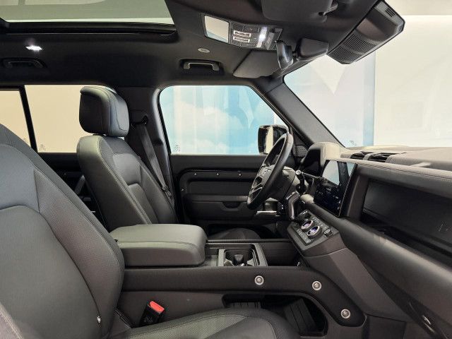 LAND-ROVER Defender 2023