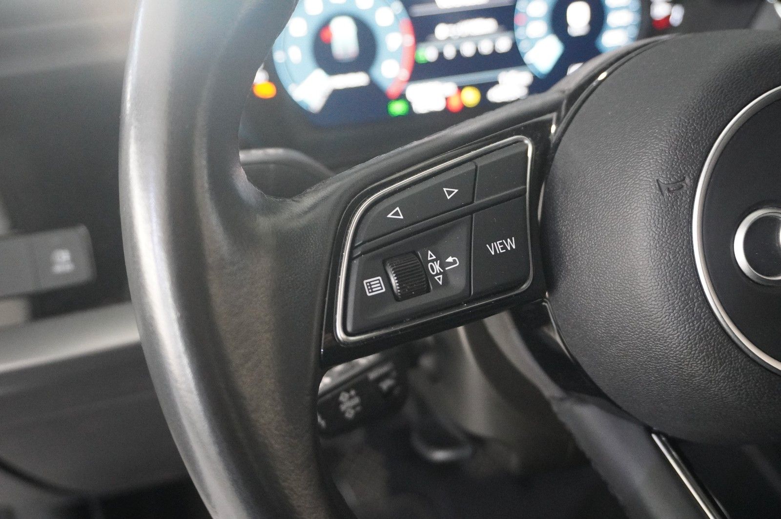 Fahrzeugabbildung Audi A3 Sportback 35 TFSI ADVANCED NAVI/SH/KAMERA/AHK