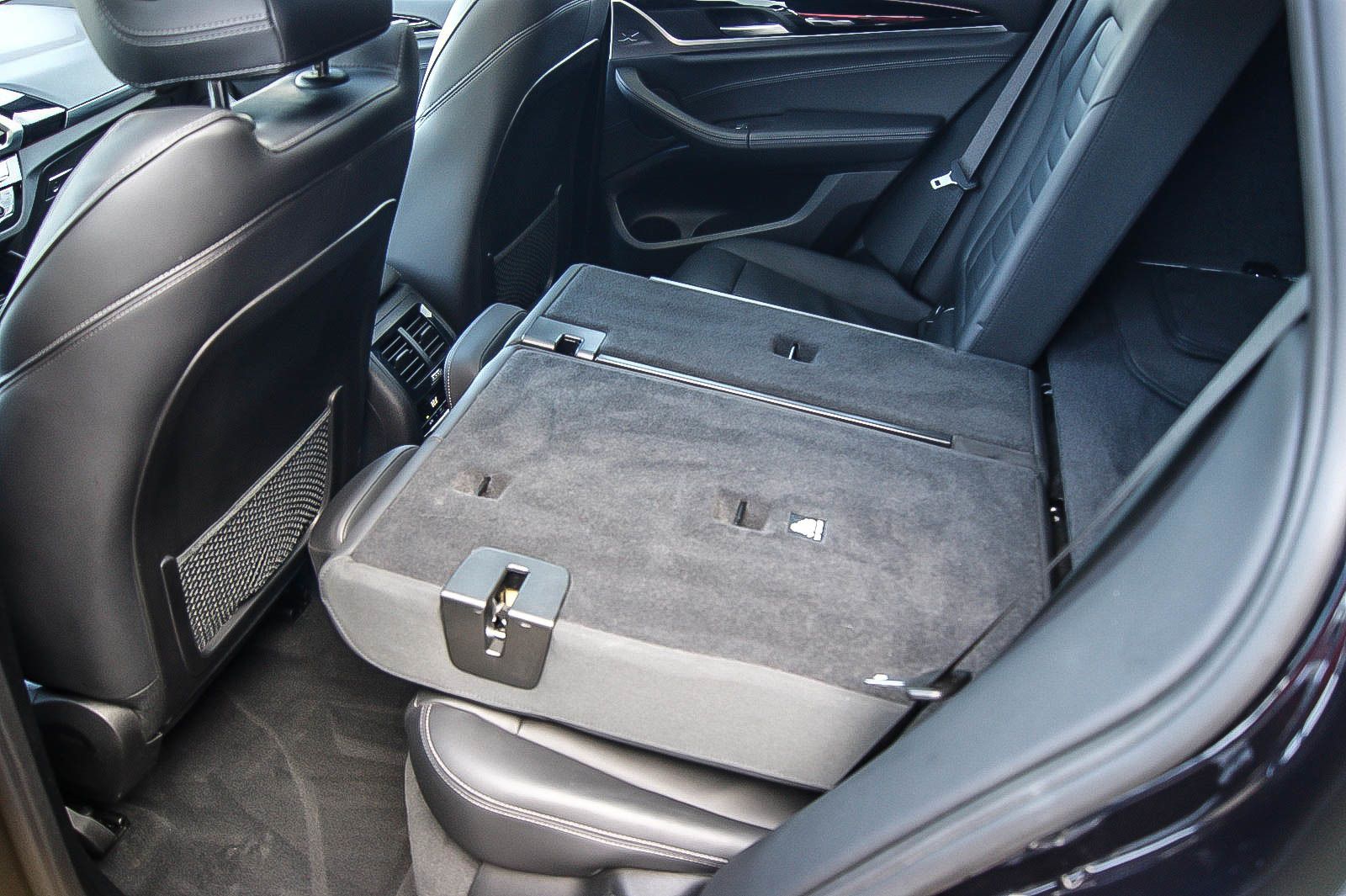 Fahrzeugabbildung BMW X4 xDrive 20 d M Sport X HUD ANHZV STHZG PANO