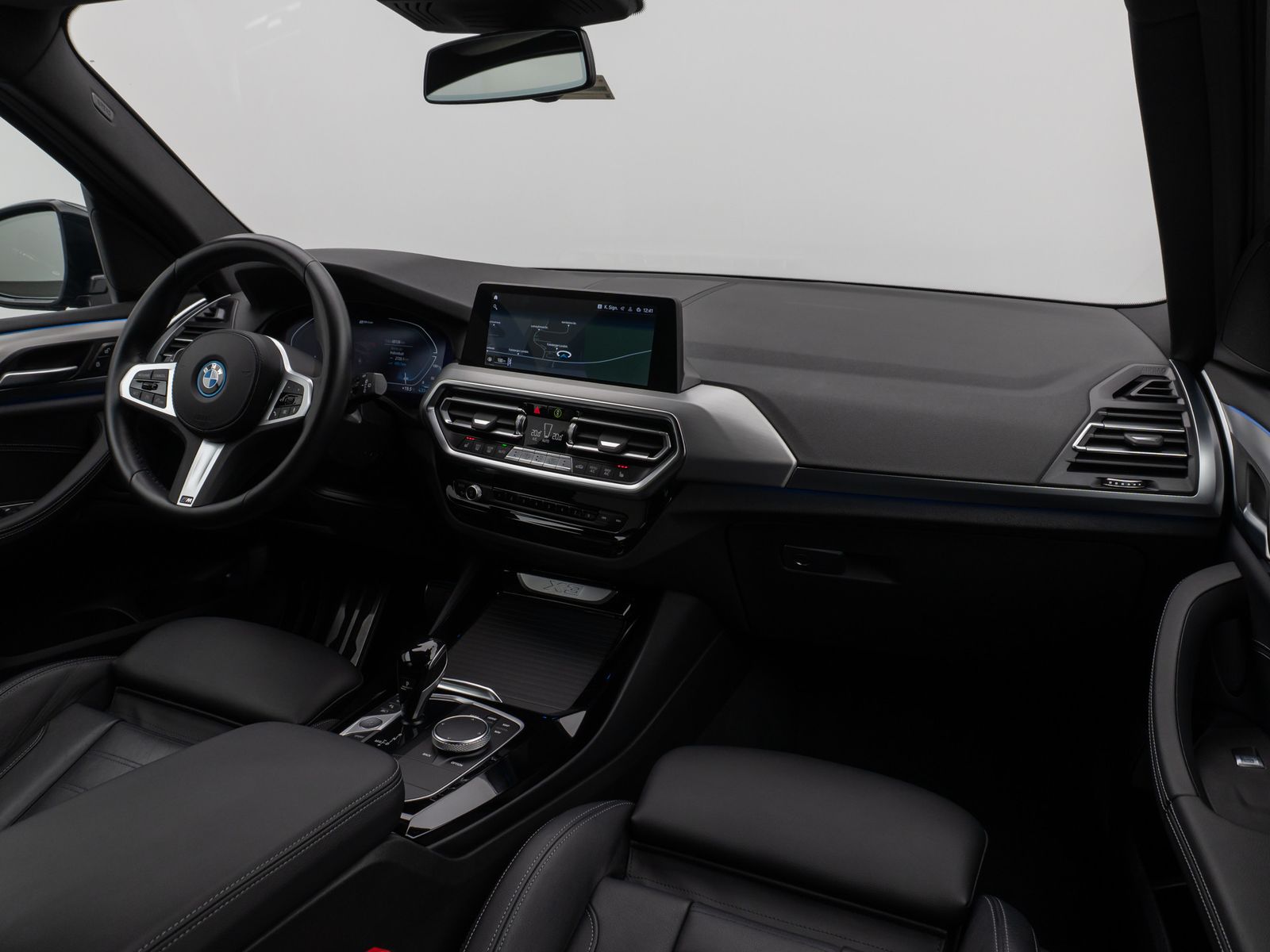 Fahrzeugabbildung BMW X3 xD30e M Sport 360° DAB HiFi AHK Leder 19Zoll