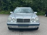 Mercedes-Benz E 200 T-Modell Autmatik*Radio*E-Fensterheber* - Mercedes-Benz E 200 aus 1998
