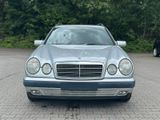 Mercedes-Benz E 200 T-Modell Autmatik*Radio*E-Fensterheber* - Mercedes-Benz E-Klasse aus 1998