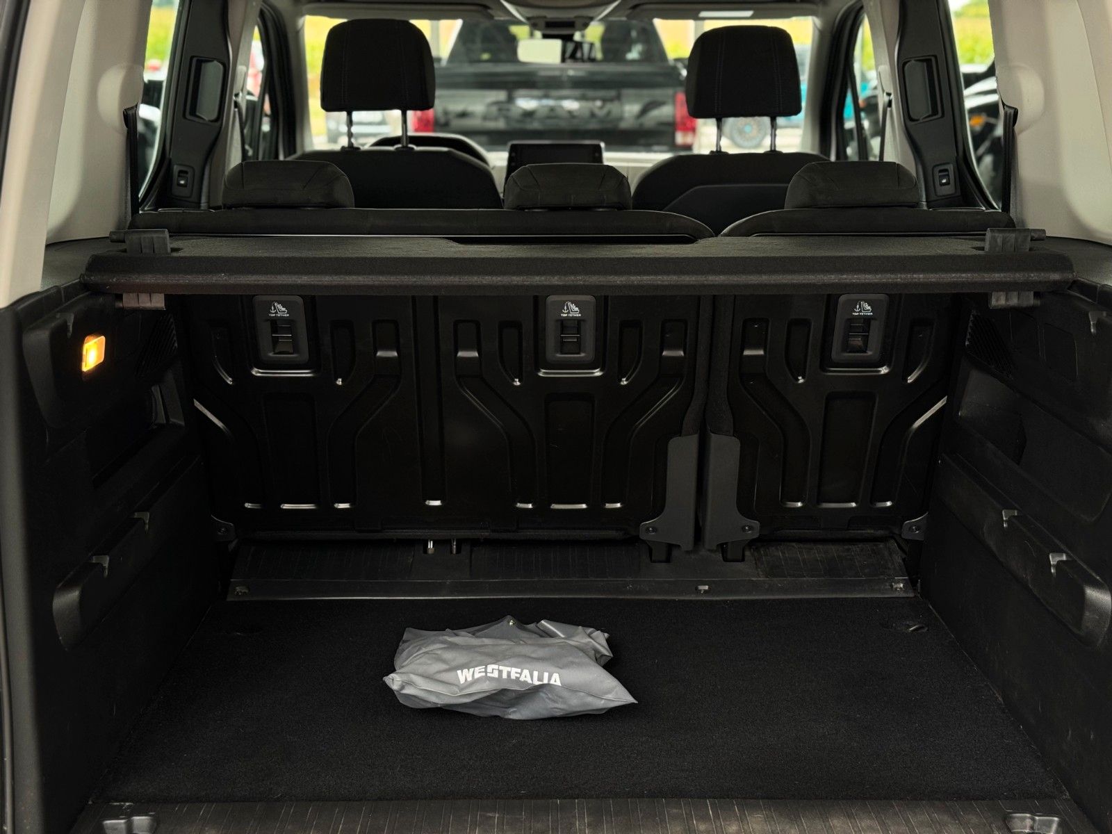 Fahrzeugabbildung Peugeot Rifter 1.5 HDI Allure AHK Klima Drive-Assist-Pak