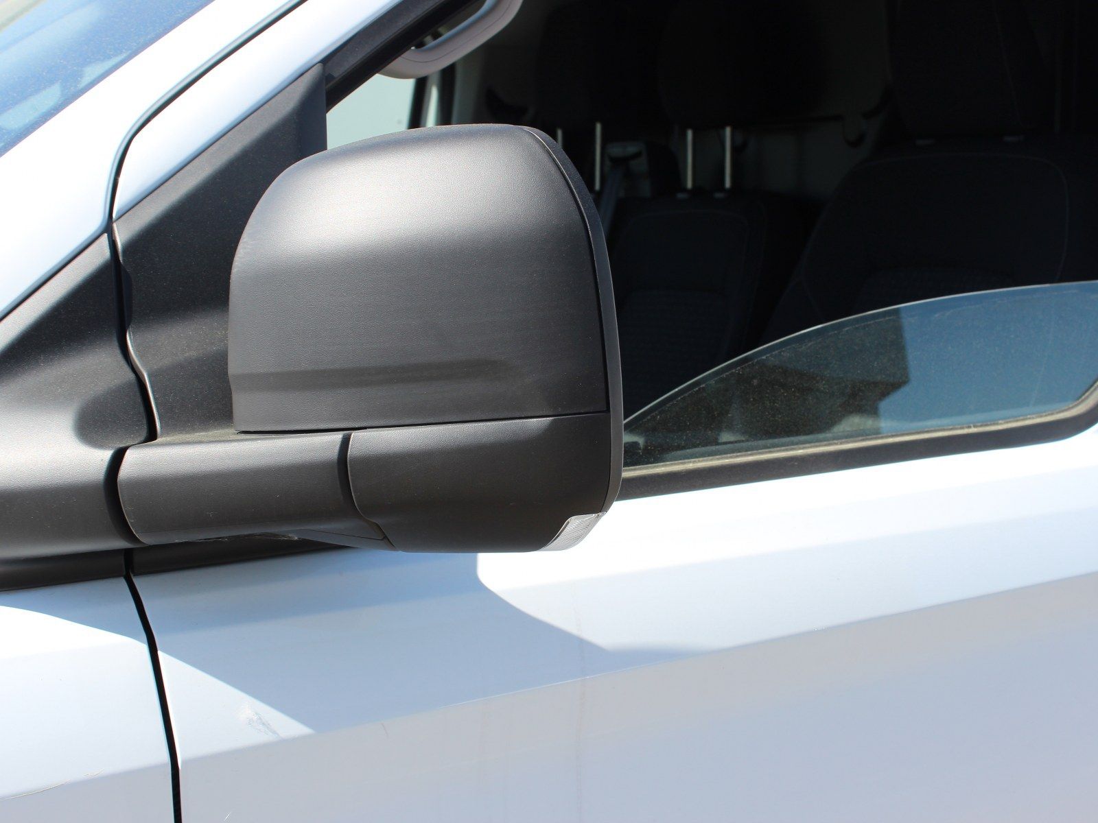 Fahrzeugabbildung Ford Transit Custom 320 L2 Trend FWD Plug-in Hybrid