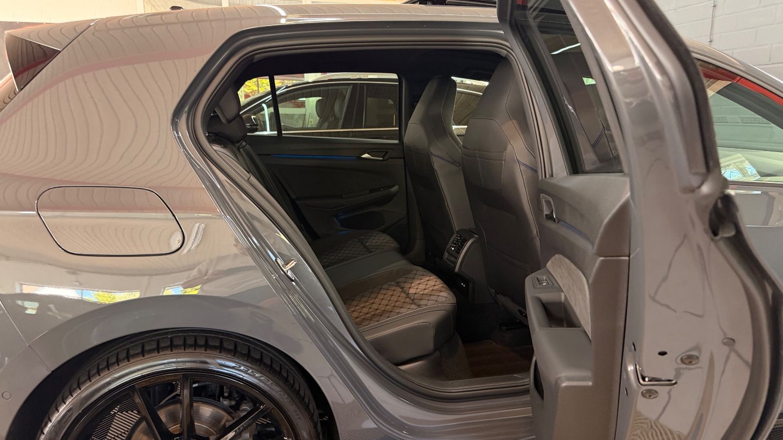 VW Golf Golf VIII 2.0 TSI 4Motion R-Line|PANO|HUD|AHK|19 Vorschau 24
