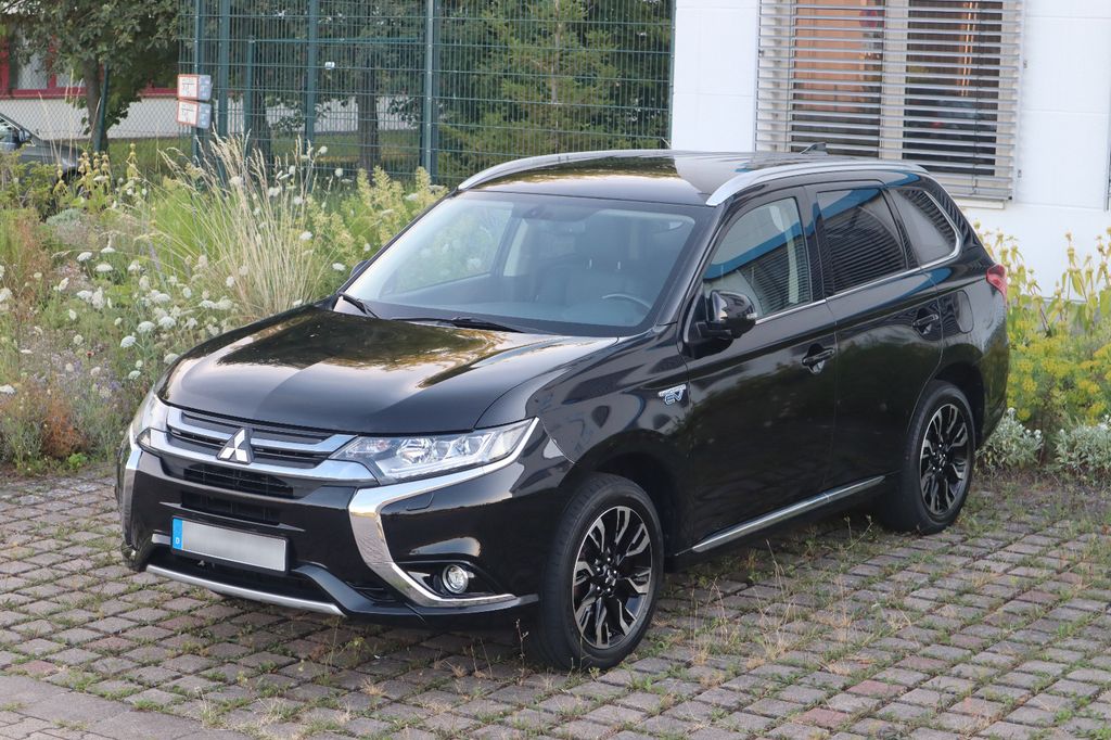 Image of Mitsubishi Outlander