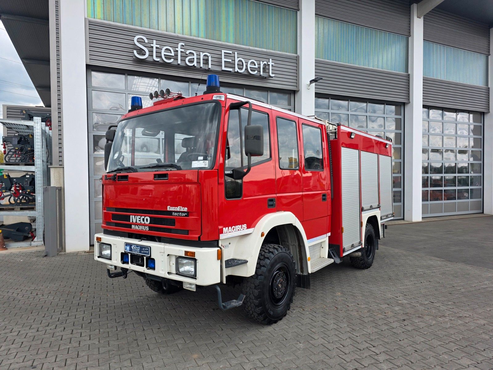 Fahrzeugabbildung Iveco EuroFire Tector FF100EW21 4x4 LF8 Löschfahrzeug
