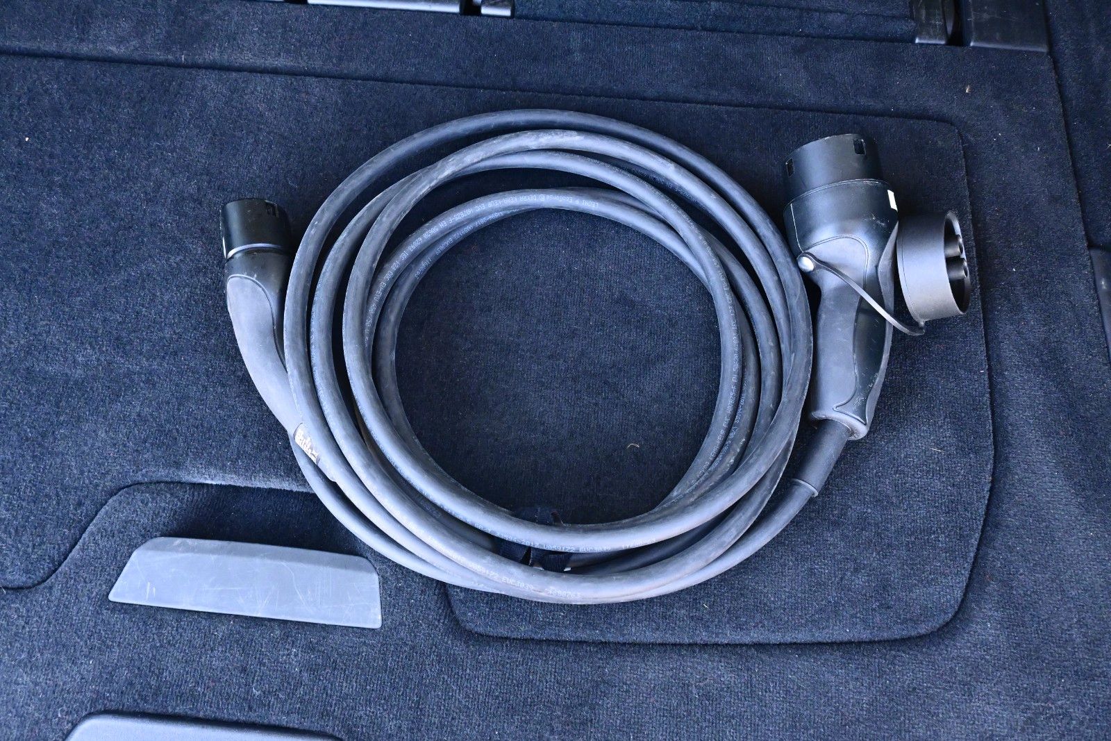 Fahrzeugabbildung Volvo XC90 T8 Core AWD*Leder*Voll-LED*Alarm*
