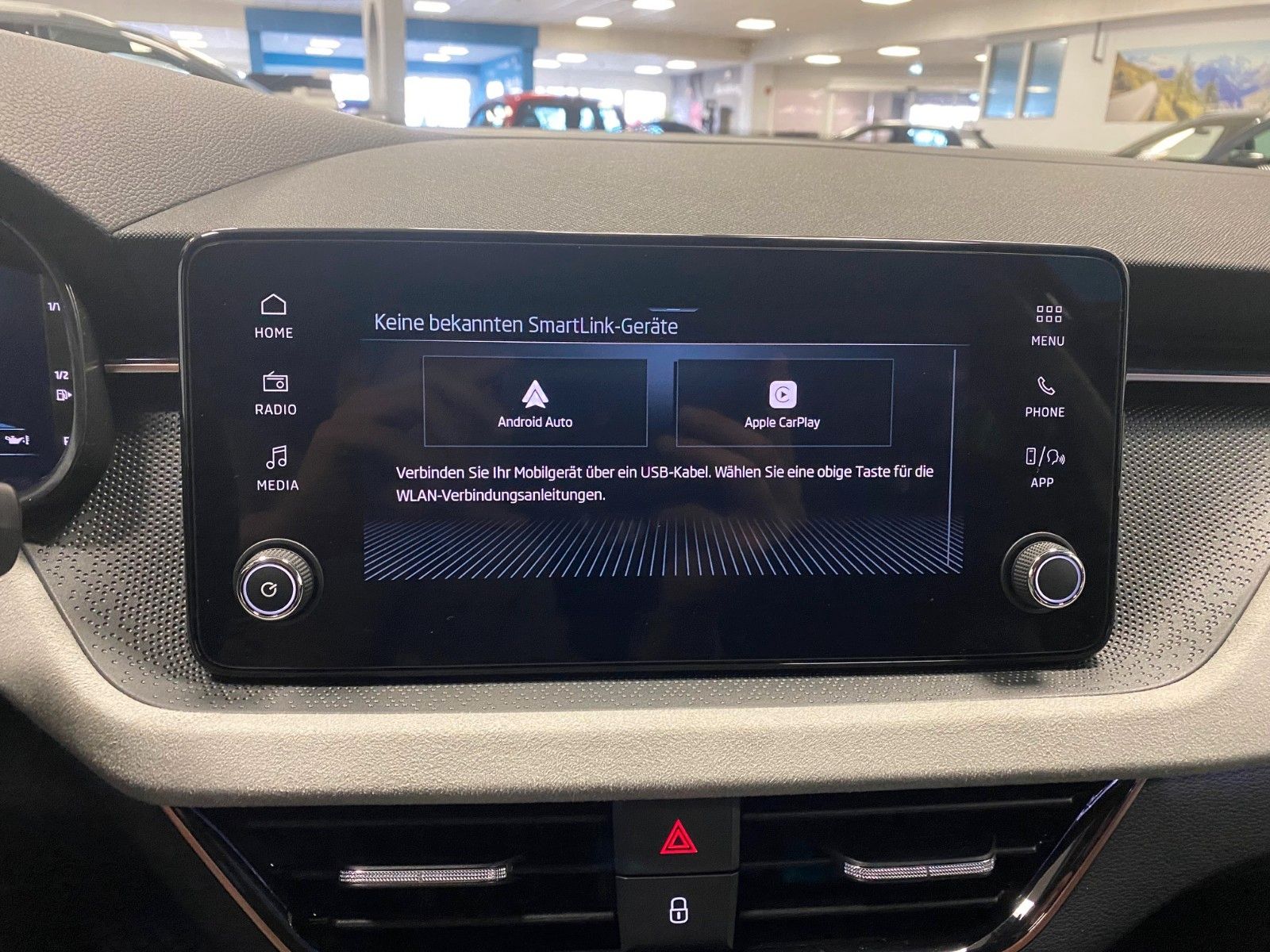 Fahrzeugabbildung SKODA Kamiq 1.0 TSI 85kW DSG Selection ACC+elek.Heck