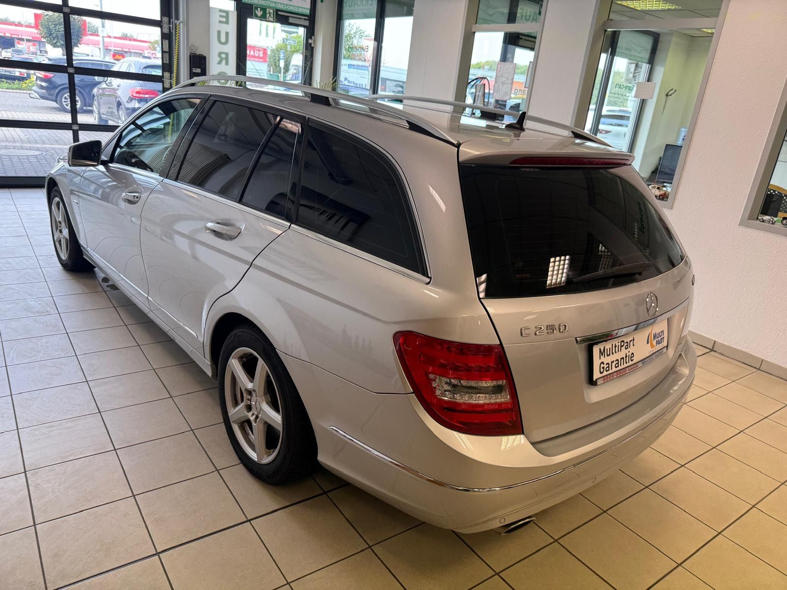 Fahrzeugabbildung Mercedes-Benz C 250 C -Klasse T-Modell/Navi/Klima/Tempomat