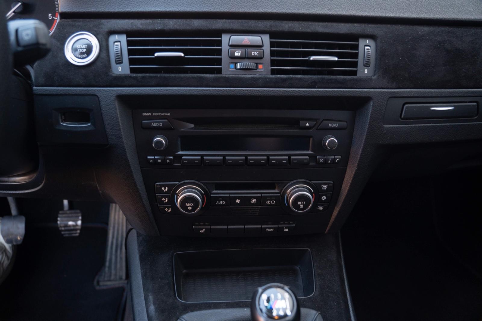 BMW 320 2009 — photo 7