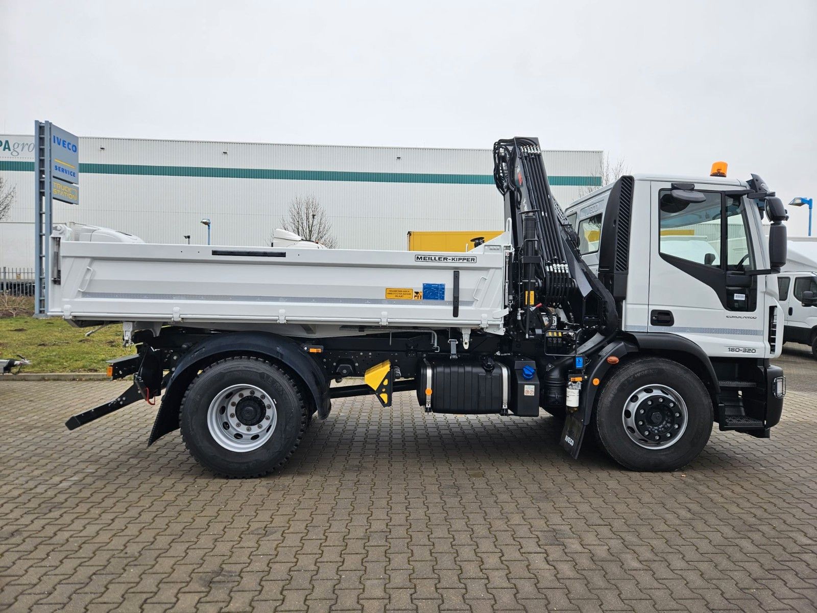 Fahrzeugabbildung Iveco Krankipper ML180E32K EVI_E