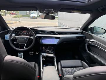 2025 AUDI Q8 E-TRON — миниатюра 11