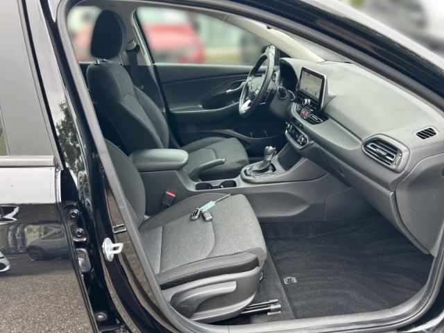 Fahrzeugabbildung Hyundai i30 Edition 30+ 1.6 CRDi Navi LED Apple CarPlay