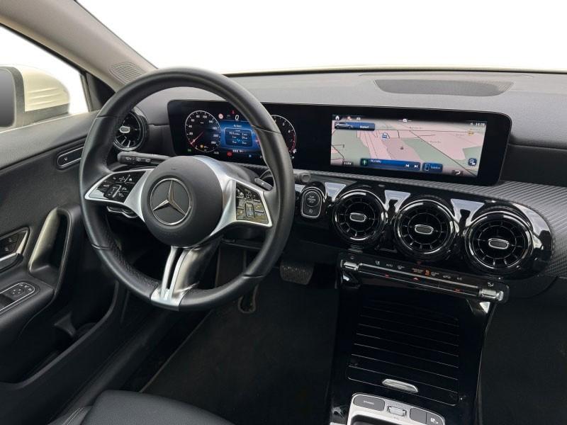 Mercedes-Benz A-Class A 200, миниатюра 11