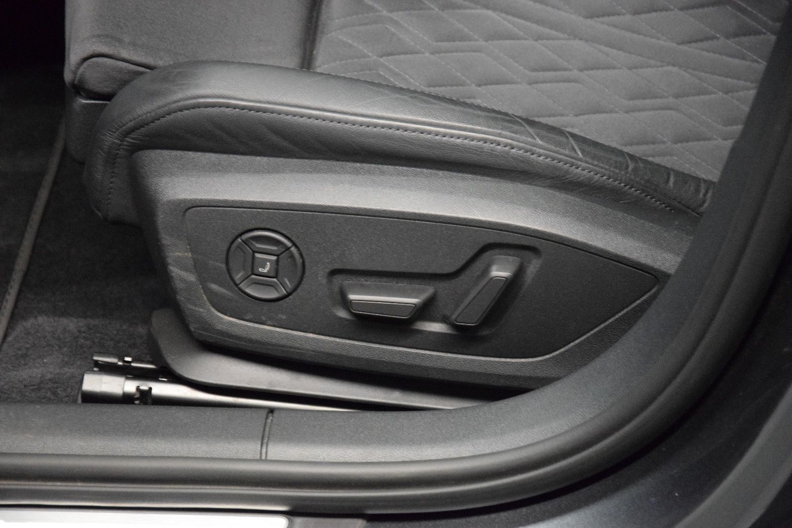 Fahrzeugabbildung Audi RS3 Sportback 2.5 TFSI Massage B&O Pano ACC B&O