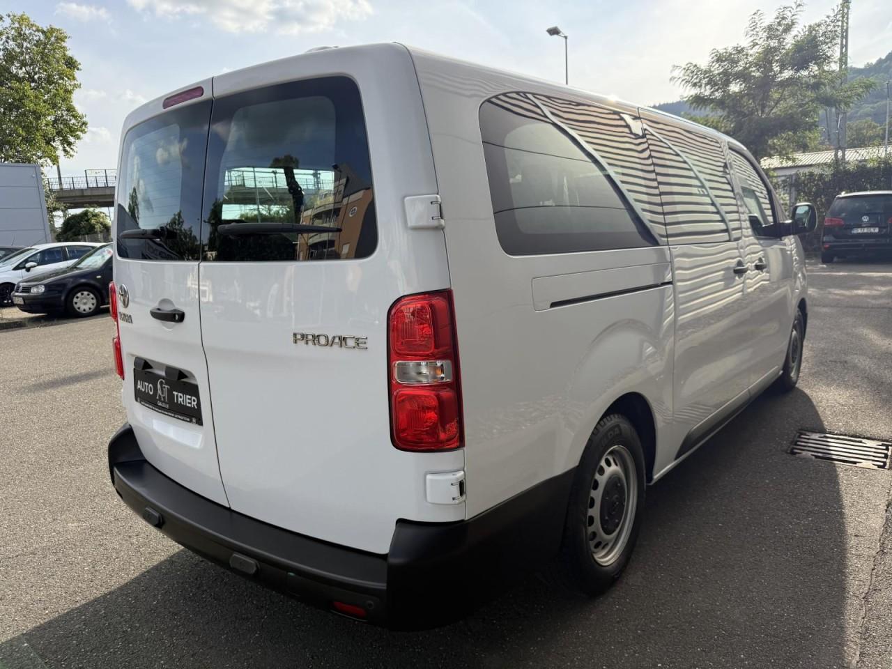 Toyota Proace 2.0 L2 Kombi Comfort NAVI PDC MFL 9SITZER