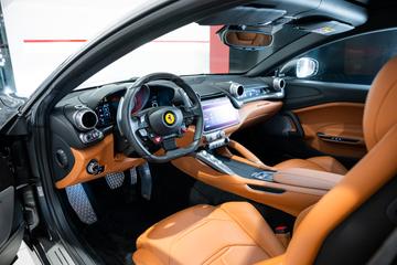 2018 Ferrari GTC4LUSSO — миниатюра 21