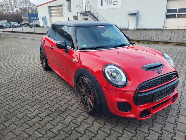 MINI JOHN_COOPER_WORKS  John Cooper Works 300 ps