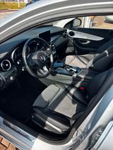 Mercedes-Benz 200 - silberne Mercedes-Benz 200