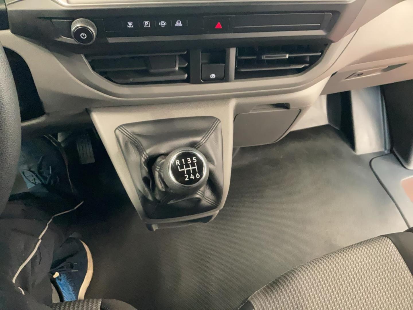 Volkswagen T7 Kasten 2.0 TDI LR LED Kamera App-Connect Sitz