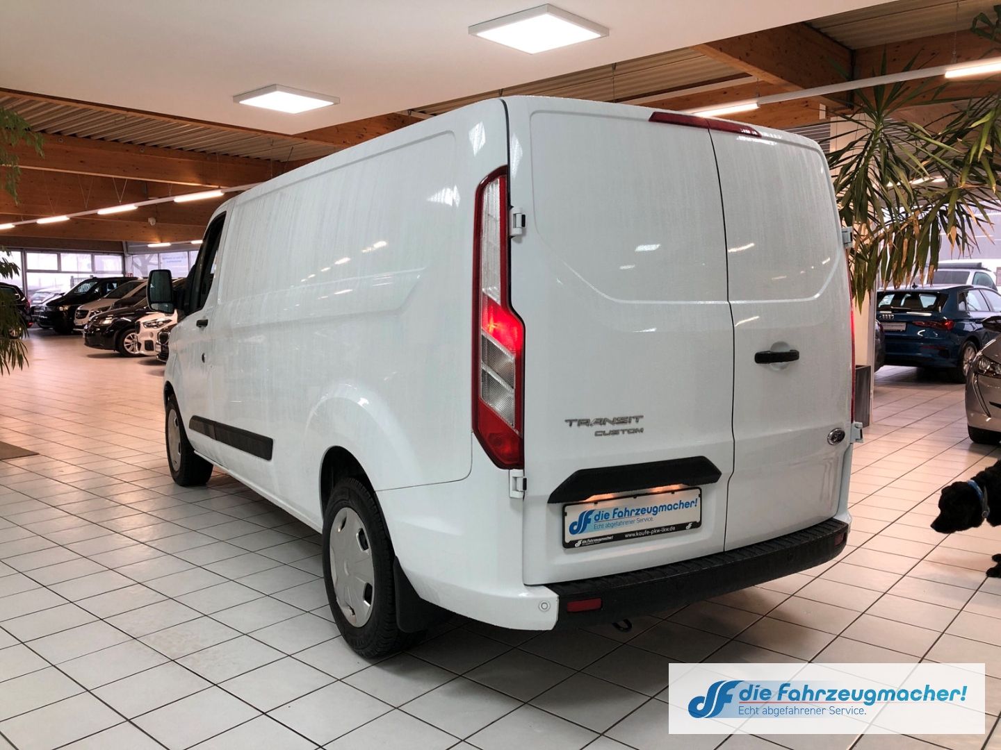 Fahrzeugabbildung Ford Transit Custom Kasten 320 L2 Trend DAB Temp PDCv