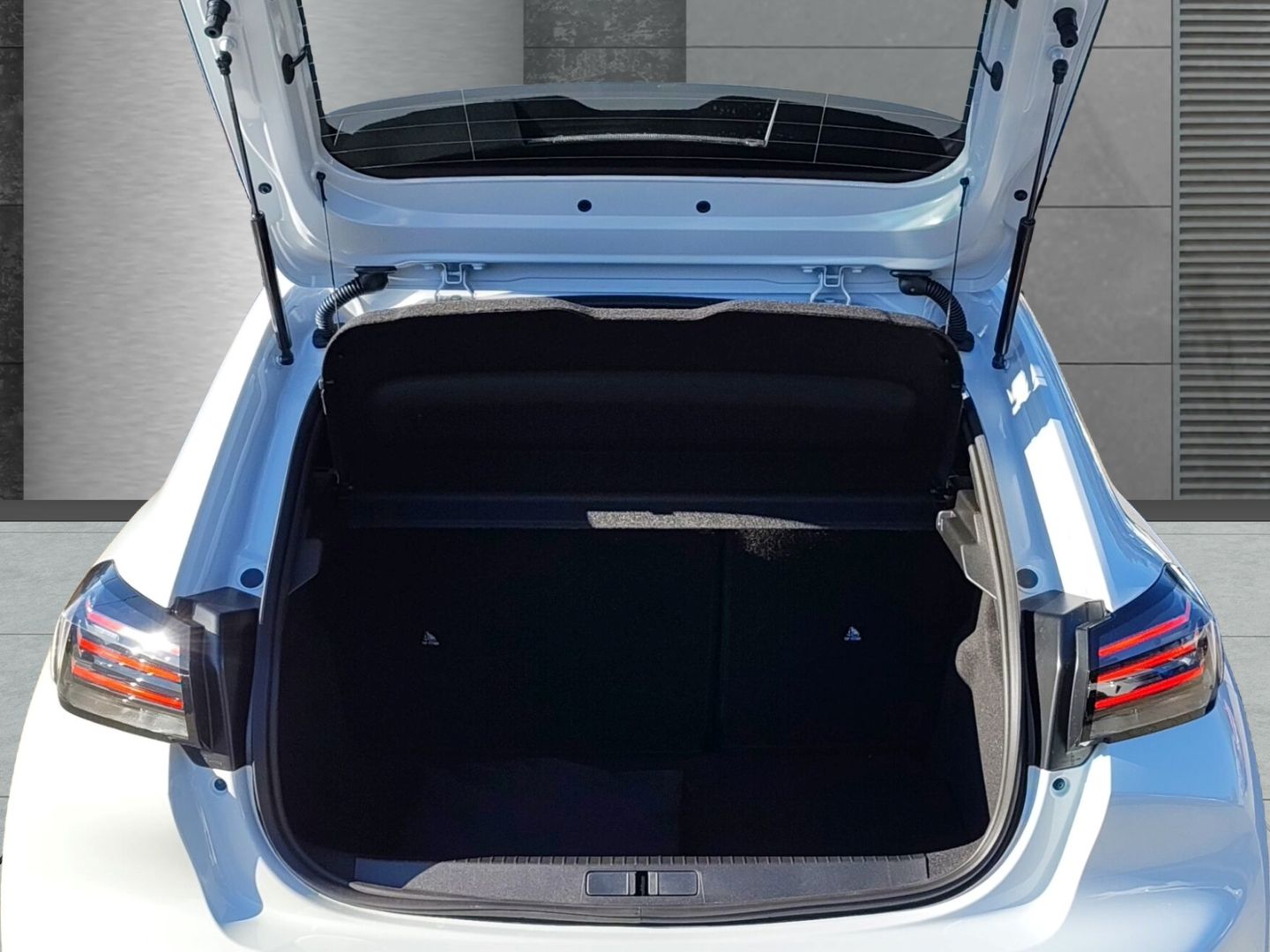 Peugeot e-208 - Bild 5