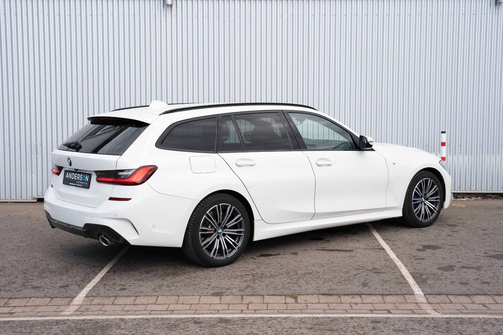 Fahrzeugabbildung BMW 320D XDRIVE M SPORT SHADOW LEDER HUD KAM ALLWETT