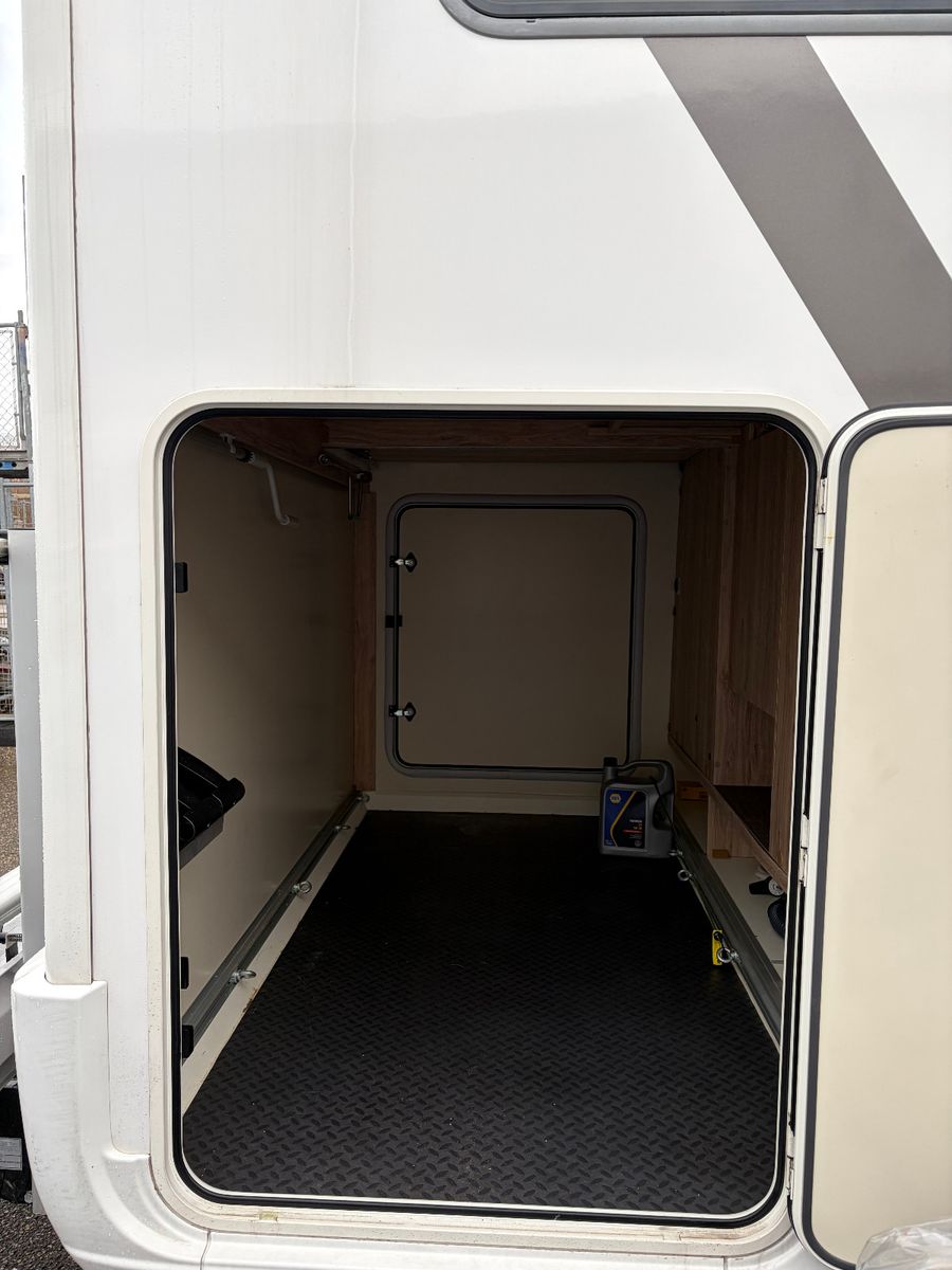 Fahrzeugabbildung Eura Mobil Profila T 696 EB