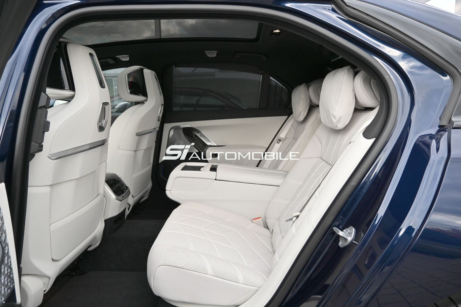 Fahrzeugabbildung BMW 750e xDr. M-Sport Pro °UVP 188.779€°B&W Diamond°