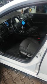 Renault Megane IV 1.6 Benzin Grandtour Limited - Renault Megane Gebrauchtwagen in Stuttgart
